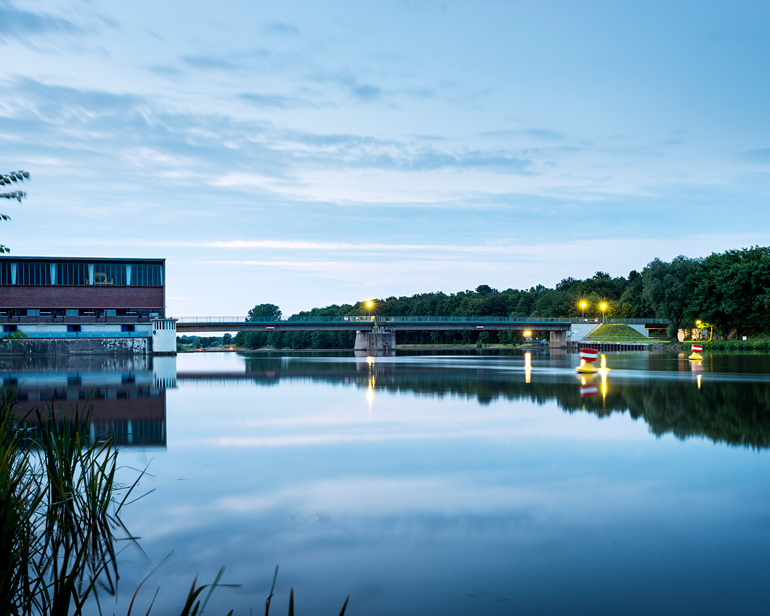Landesbergen hydropower plant by night